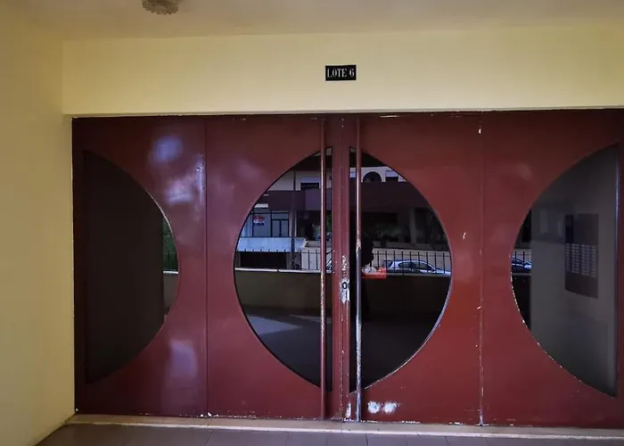 Quarto Em Coimbra Com Casa Banho Compartilhada