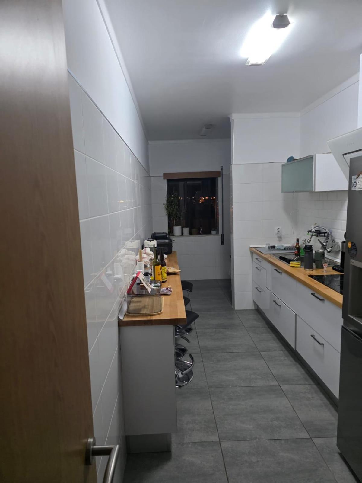 Em Com Casa Banho Compartilhada Coimbra