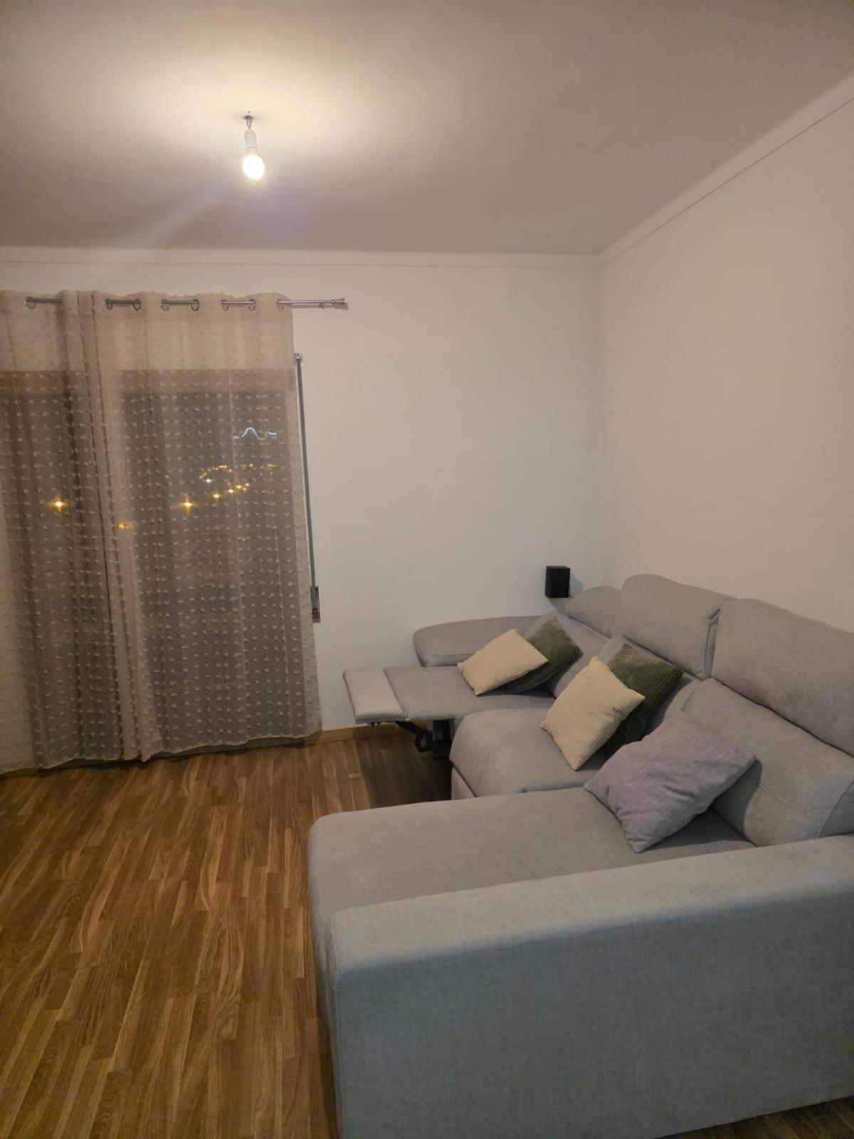 Apartment Em Com Casa Banho Compartilhada *
