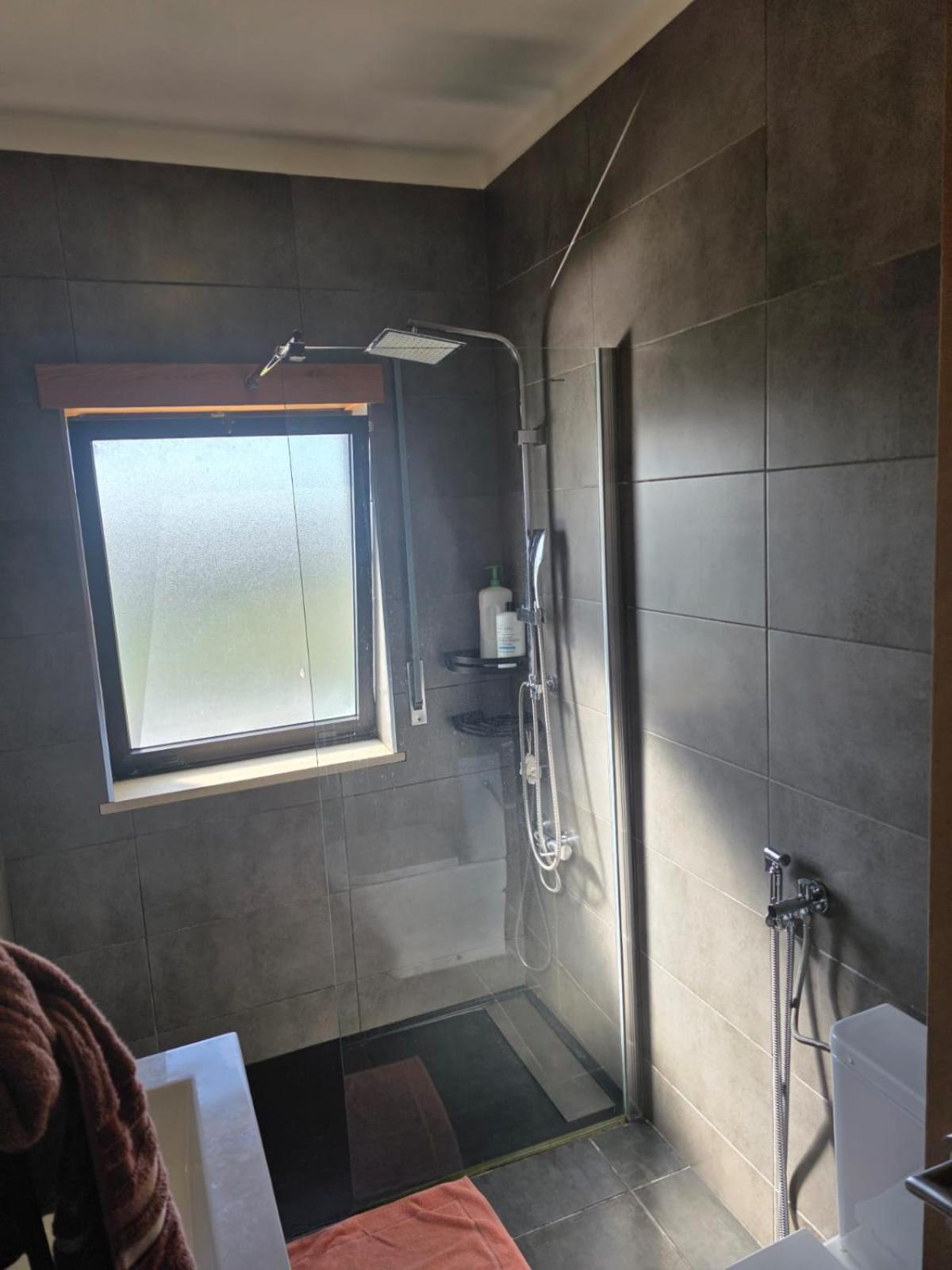 Em Com Casa Banho Compartilhada Coimbra