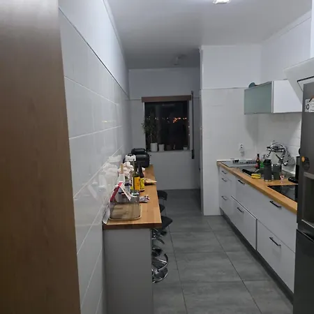 Quarto Em Coimbra Com Casa Banho Compartilhada Exterior photo